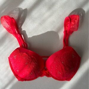 Victoria’s Secret Red Lacey Pushup Bra 34DD NWOT​​
